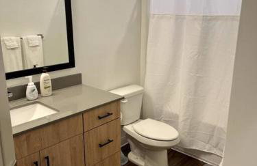 Resort Like Amenities King bd 2 Qn bds Fast WiFi Slps7 - Foto 28