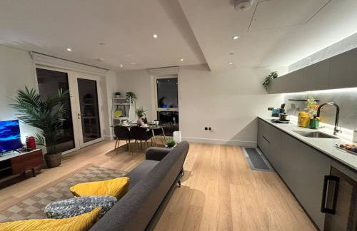 Luxury 2BR- Sleeps 5- Westfield Apartment- 3 min to station- Perfect for Families Shopping - Foto 21