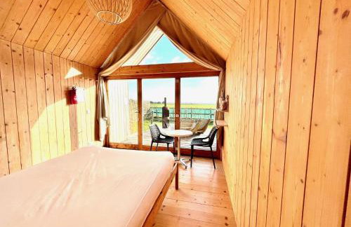 Lushna 11 Lux Suite at Lee Wick Farm Cottages & Glamping - Foto 5
