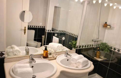 Dreamy Sea View Apartment with Access to Private Pool & Stunning Rooftop - Foto 19