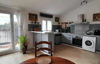 Haut de villa calme, 2 chambres et vue dégagée - proche calanques - Foto 8