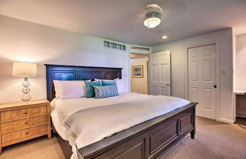 Scenic Smith Mountain Lake Getaway with Deck and Dock! - Foto 12