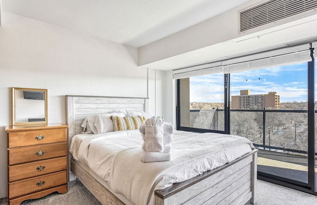 Mid-Nest Unit 708 - Photo 2