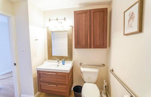 Turquoise Twin ★Vacation COS★3 King Beds★Near AFA - Foto 23