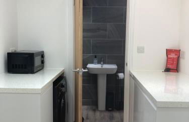 Cheshire Home Stays - Photo 16