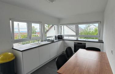 Unterkunft nahe Flughafen, mit Dachterrasse, 3 Schlafzimmer - Foto 1