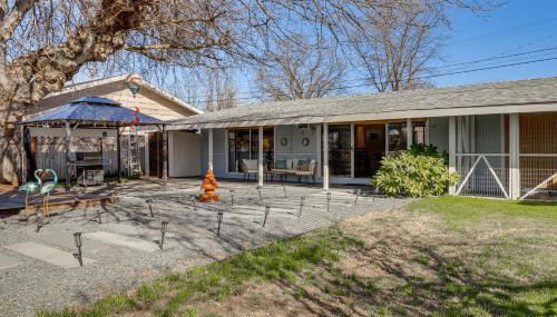 Clear Lake Gem on Canal with Dock Dogs Welcome! - Foto 3