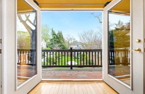 Unique Eastport Bungalow w Yard - Foto 8