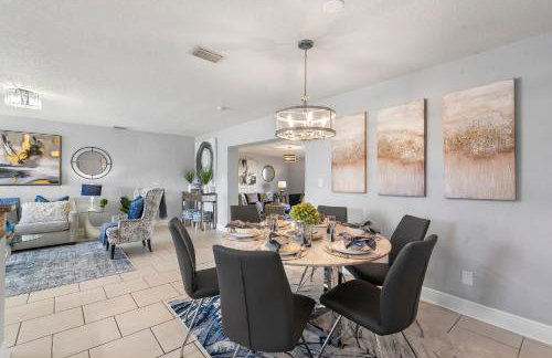 Modern 4BR Getaway Pet Friendly Outdoor Lounge - Foto 3