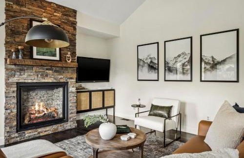 Hot Tub - Scenic Views - Spacious Deck - Game Room - Foto 12