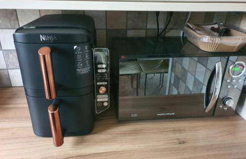 Idyllic 2 Bedroom Self-Contained UpsideDown Annexe - Photo 29