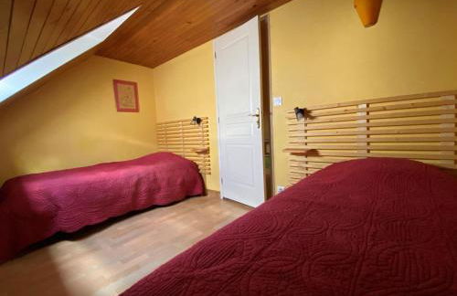 Holiday Home in Plogonnec near Sandy Beaches - Foto 10