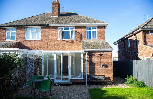 3BR Grantham Retreat, Perfect for Work Stays & Parking - Foto 25