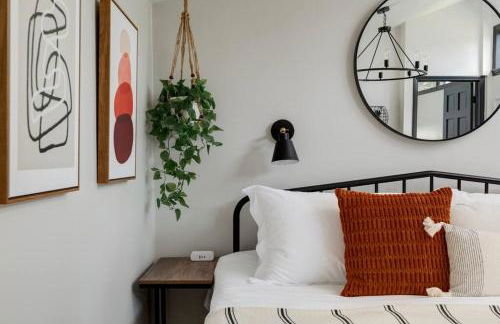 NEW - Modern Rustic Retreat Ardmore Chalet - Foto 30