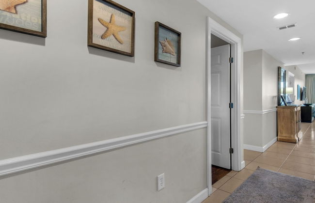 Spacious 2BR Condo w/ Partial Gulf Views, Pool, Across the Street From Beach! - Foto 42