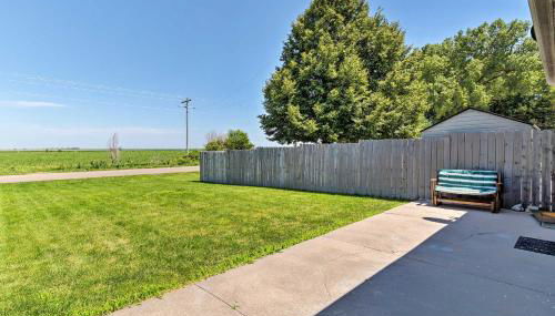 Elwood Townhome with Patio - 7 Mi to Johnson Lake - Foto 2