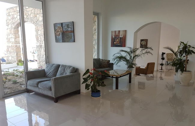 Melini Hotel Suites - Photo 43