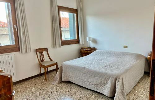 Large Three-bedroom Apartment with Canal View in Cannaregio - Foto 6