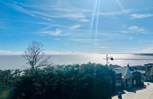 Stylish 3 Bed Apt Sea Views Near the Beach 2B - Foto 32