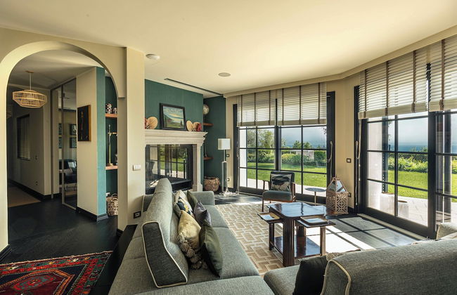 Green and Blue Villa by Wonderful Italy - Photo 17