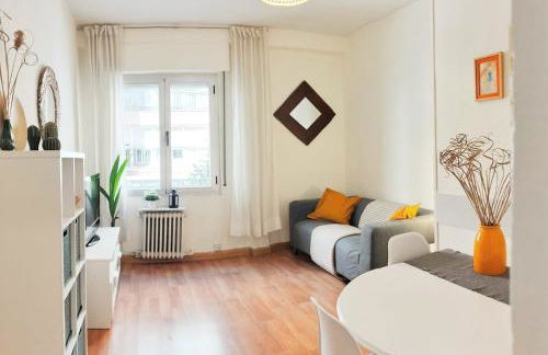 Apartamento con 4 habitaciones recien renovado - Foto 1