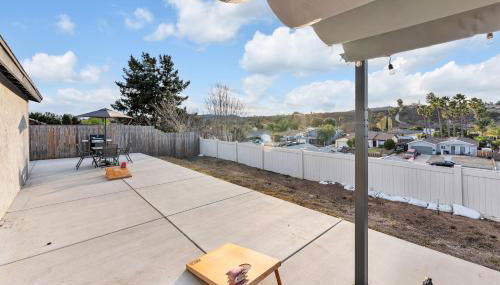 Hilltop Home Hot Tub BBQ Game Room Self Check-In - Foto 5