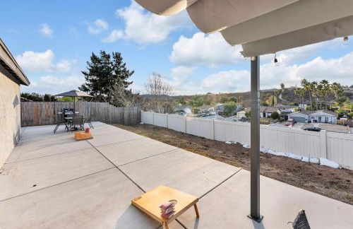 Hilltop Home Hot Tub BBQ Game Room Self Check-In - Foto 5