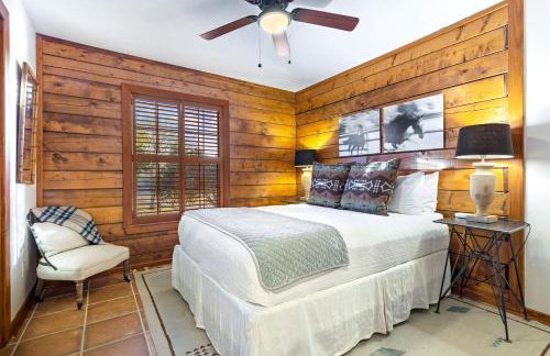 Beautiful Lakeside Rental with Hot-Tub in Igram, Texas, Perfect for Family Glamping Trips - Foto 43