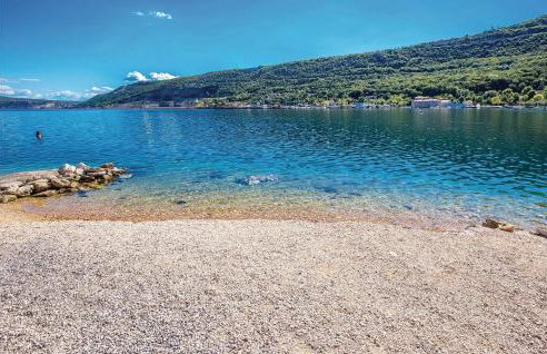 Amazing Apartment In Bakar With Kitchen - Photo 15