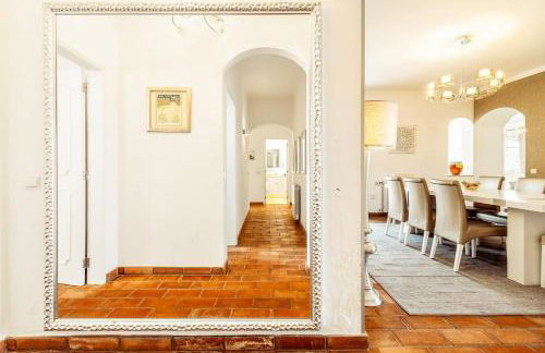 Lovely Very Private Villa with Beautiful Gardens - Foto 24