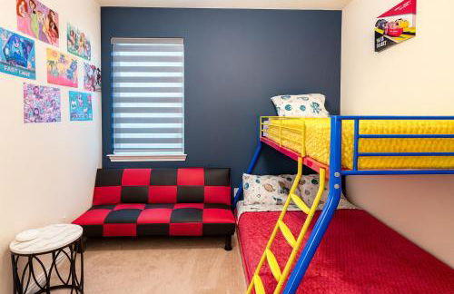 Entire Home 3BR Hidden Gem Getaway with Level 2 EV Charger, Central Location - Foto 27