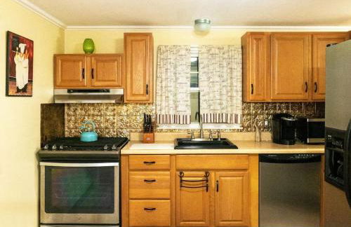 Spacious 4BR Home near Water Park, Pond & Beaches - Foto 5