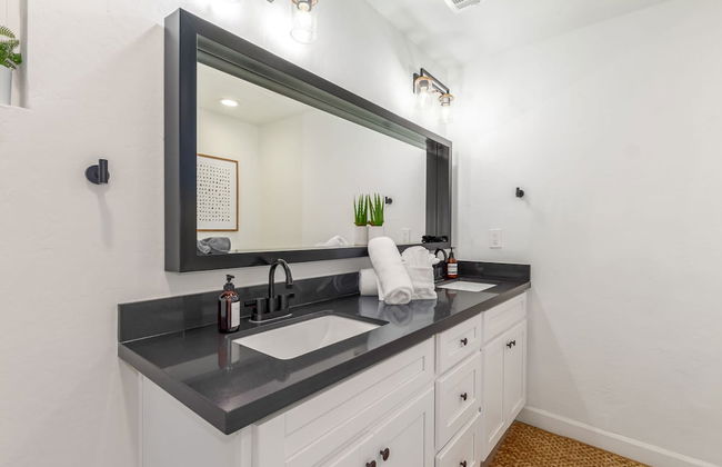 The Melrose ASU Pool Workspace Firepit - Photo 23