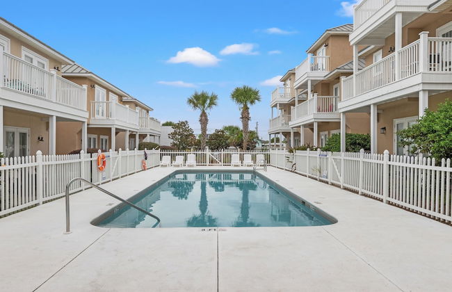 Escape to Sand Dollar Holler: Coastal Retreat, 3 Beds, 2.5 Baths, Sleeps 10! - Foto 32