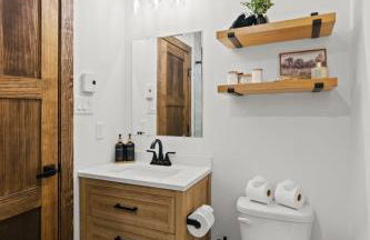 Hot Tub Sauna Spacious Backyard Luxury - Photo 40