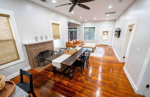 Downtown 3 bed newly renovated with amenities. - Photo 20