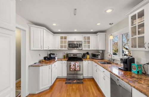 Hot Tub, Electric Bikes, Solo Stove, Projector, Smores - Foto 14