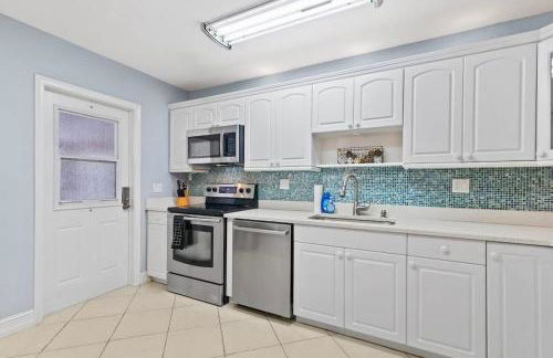 Beachside Las Olas Getaway Oasis with Pool - Foto 9