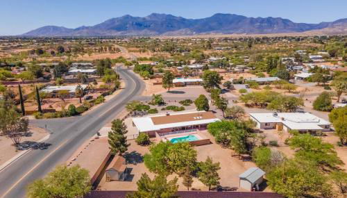 Luxe 4BR 2BTH l Pool & Grill l Central Location l Mountain View l Family Vacation l RV Site - Foto 2