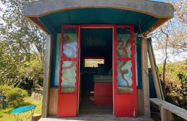 Bohémienne regarde la mer. - Foto 10