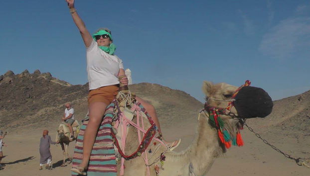 En camello por el desierto