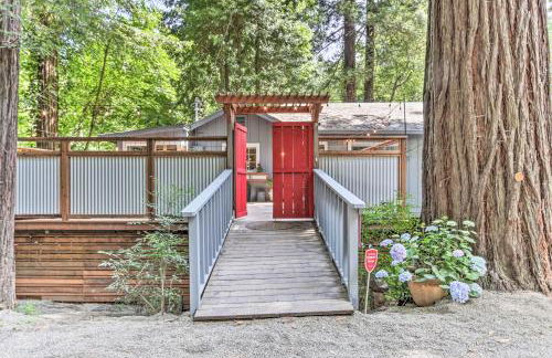 Redwoods Cabin with Hot Tub Walk to Russian River! - Foto 35