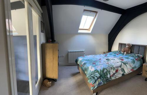 Unique Old Auction House - Photo 22