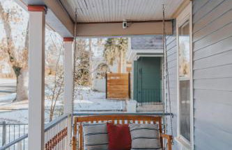 Spacious Downtown Family with Large Patio, Hot Tub, Fire Pit, by Forest & Peak Retreats - Foto 6