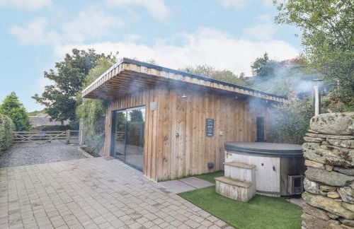 Hilltop Lodge - Photo 17