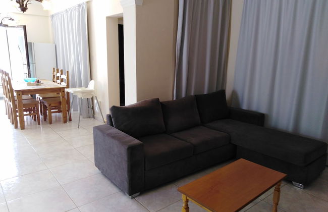 Lovely six Bedroom Villa in Coral Bay - Photo 47