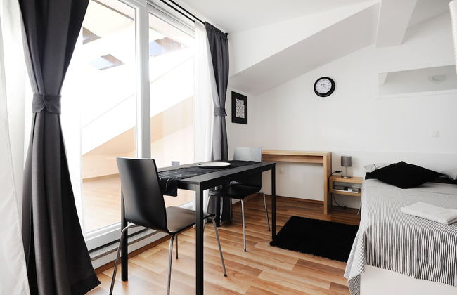 Apartments Hills - Photo 12