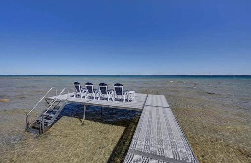 Spectacular Suttons Bay Stay - Game Room Kayaks Pizza Oven & More - Foto 8