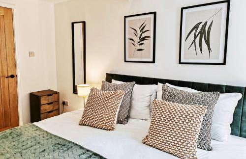 2-Bed Apartment - For Contractors & Business Travellers - Long Stays Welcome - Photo 27