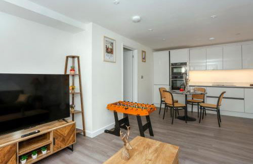 Stylish Seaside Stay - Spacious Ramsgate Apartment - New Build, Underfloor Heating, Perfect Location - Foto 8